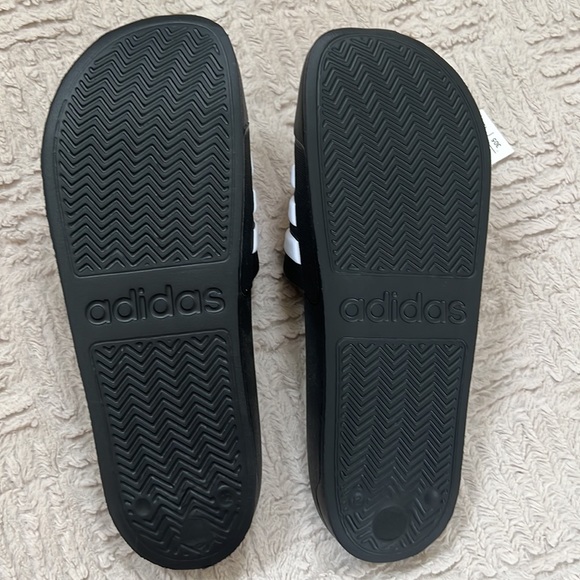 Adidas Size 12 black white Adilette Shower shoes sandals slides - Picture 11 of 16